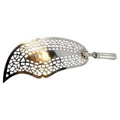 Silver fish serving spatula