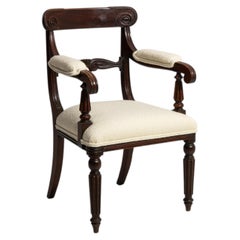 Poltrona William IV Carver con seduta e braccioli imbottiti