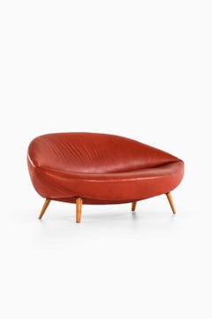Canapé moderne scandinave en bouleau et cuir rouge, par Folke Jansson, années 1950