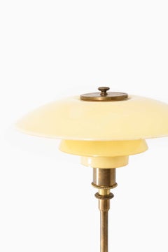 Lámpara de mesa «Danish Modern PH-3/2» en latón y cristal, diseñada por Poul Henningsen, 1927
