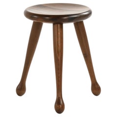 Tabouret moderne du milieu du siècle à trois pieds en pin teinté, années 1960