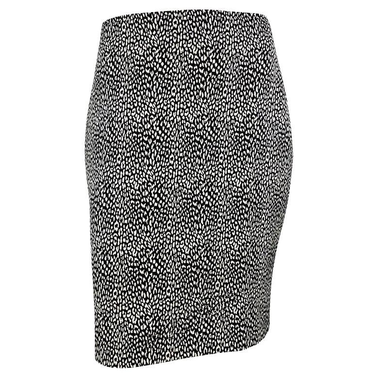 Automne-Hiver 1996 – Gianni Versace Couture – Jupe crayon noir et blanc à imprimé léopard – 42IT/8US en vente