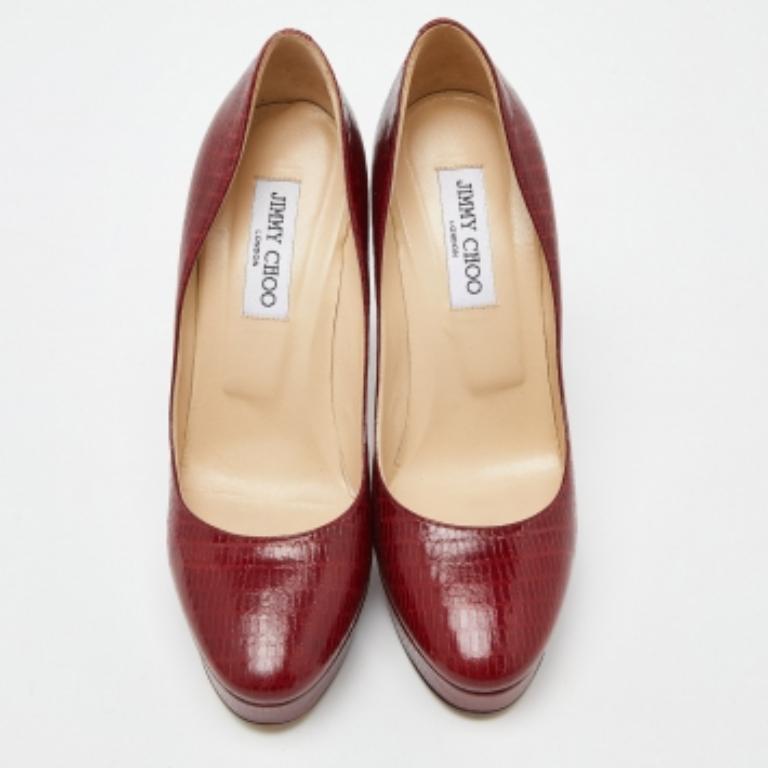 Jimmy Choo - Escarpins Cosmic en cuir rouge embossé lézard Taille 39.5 Bon état - En vente à Dubai, Al Qouz 2