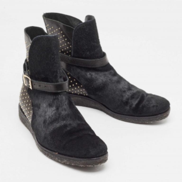 Nero Burberry - Stivaletti con borchie in pelle nera e crine di vitello misura 38 in vendita