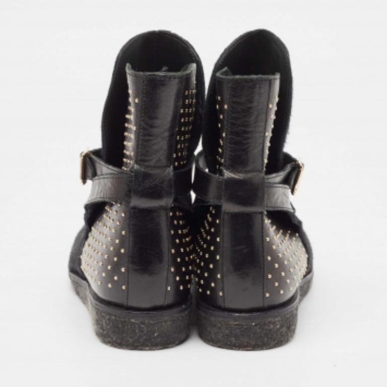 Donna Burberry - Stivaletti con borchie in pelle nera e crine di vitello misura 38 in vendita
