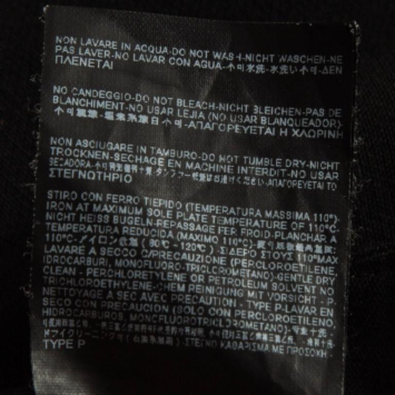 Cette paire de pantalons Balenciaga rehausse votre tenue de soirée. Conçu dans une silhouette et une coupe superbes, ce pantalon vous donnera à coup sûr une allure élégante.