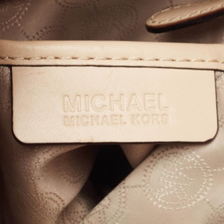 Michael Kors Signature Jet Set Reise-Messenger-Tasche aus beschichtetem Canvas und Leder im Angebot 2