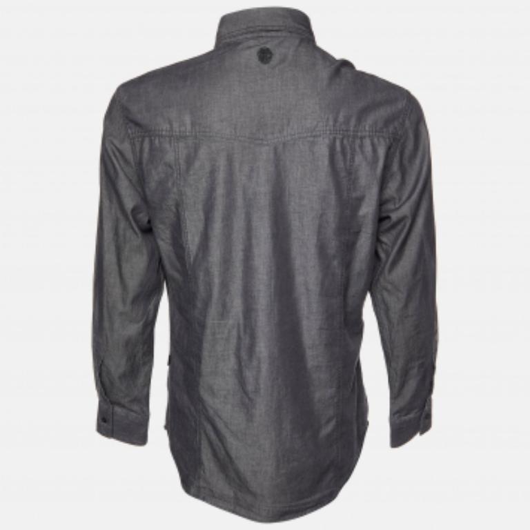 ¡Qué fabulosa queda esta camisa de diseño! Está confeccionado con materiales nobles y presenta una silueta entallada. Combínalo con pantalones y mocasines para conseguir un conjunto de lo más cool.
