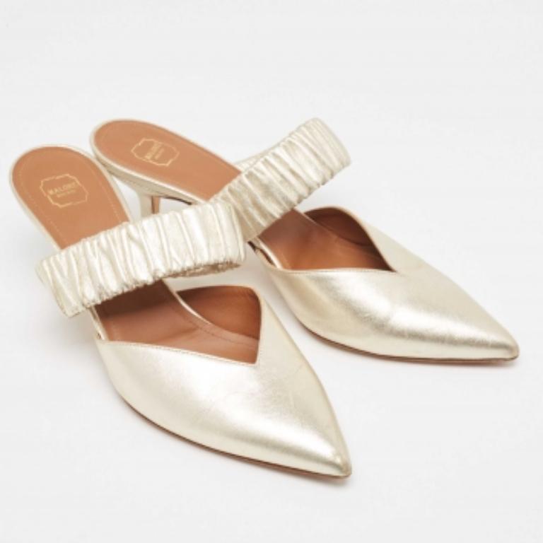 Oro Manolo Blahnik - Mules in pelle color oro - misura 38,5 in vendita