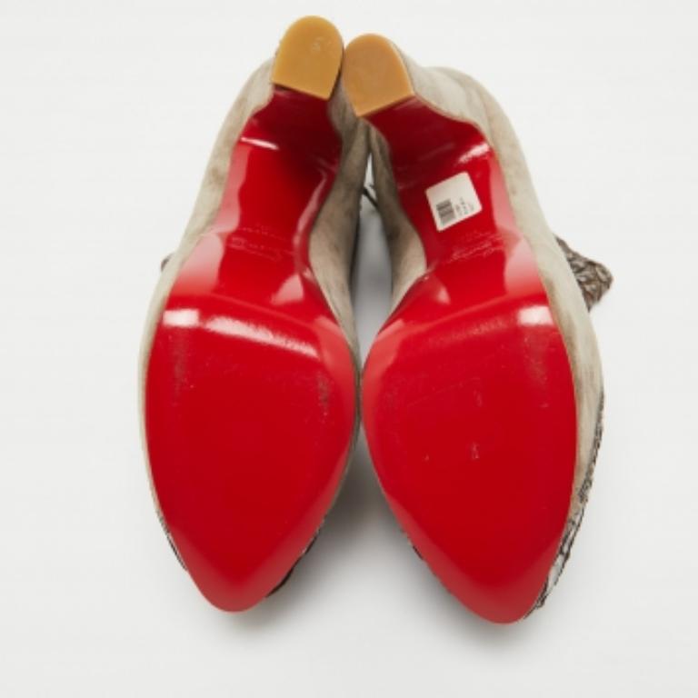 Perfectly sewn and finished to ensure an elegant look and fit, these designer booties are a purchase you'll love flaunting. They look great on the feet.