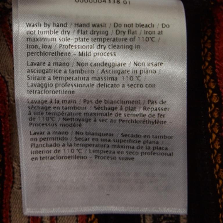 M Missoni Top in maglia a fantasia multicolore S.I.M. In condizioni buone in vendita a Dubai, Al Qouz 2