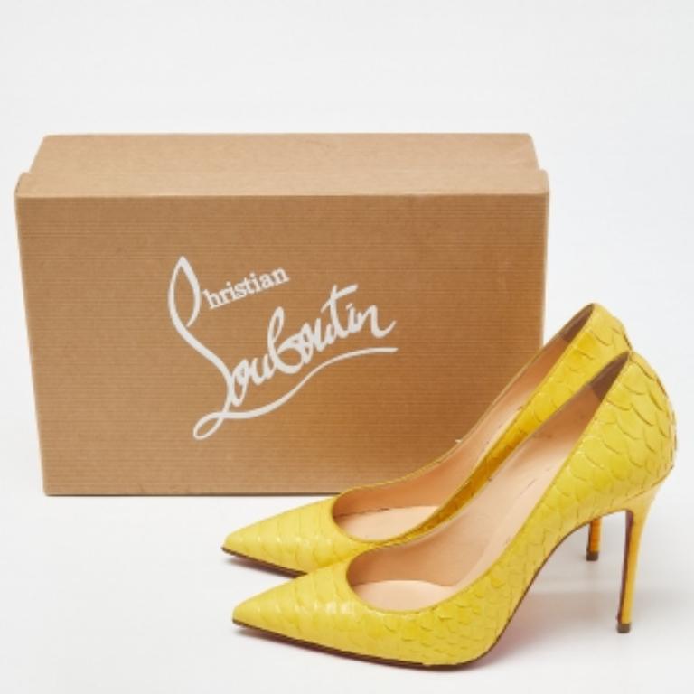 Make a chic style statement with these designer pumps. They showcase sturdy heels and durable soles, perfect for your fashionable outings!
