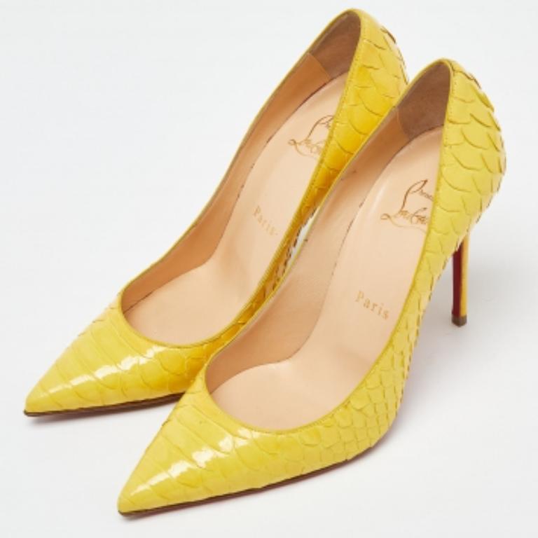 Christian Louboutin Yellow Python Kate  Pumps Size 36.5 In Good Condition For Sale In Dubai, Al Qouz 2