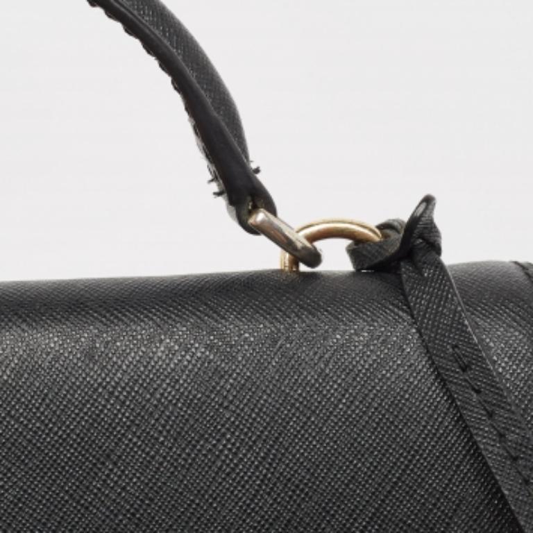 Michael Kors - Sac à main Ava en cuir Saffiano noir de très petite taille en vente 2