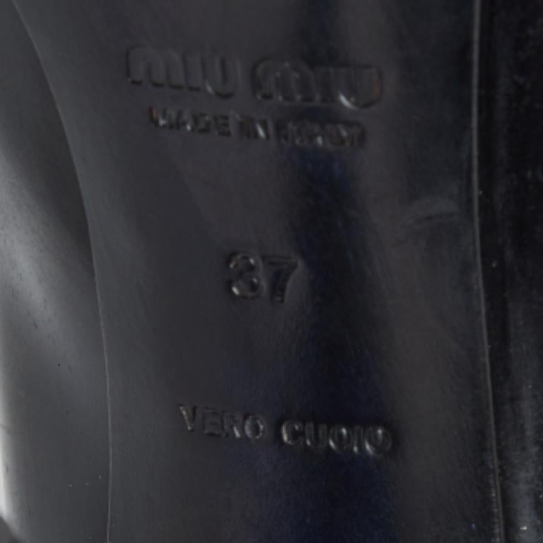 Miu Miu Black Patent Leather Round Toe Pumps Talla 37 en venta 4