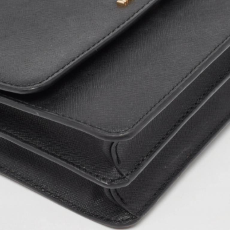 Noir Michael Kors Grand sac à bandoulière Daniela en cuir Saffiano noir en vente