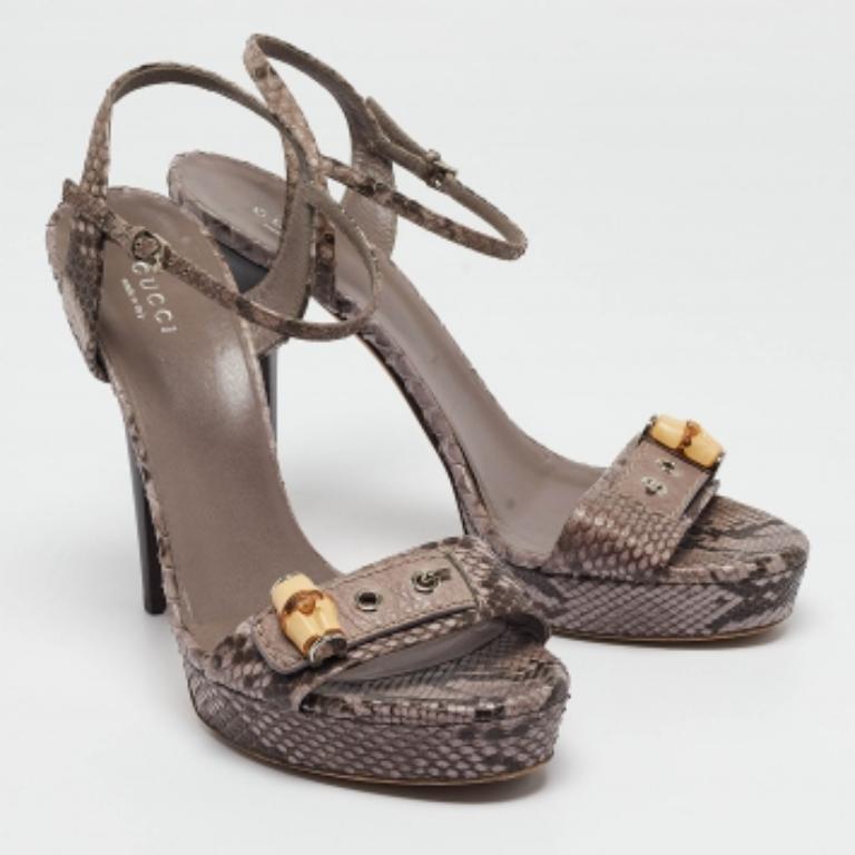 Gucci - Sandales à plateforme en cuir gris python Bamboo - Taille 40 en vente 1