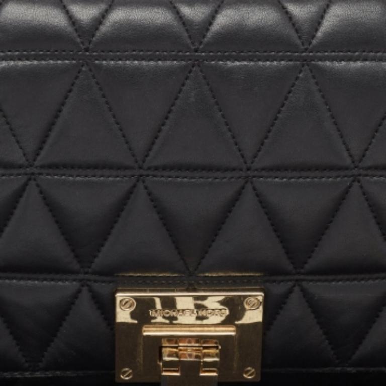 Michael Kors Borsa a tracolla grande in pelle trapuntata nera Sloan in vendita 2