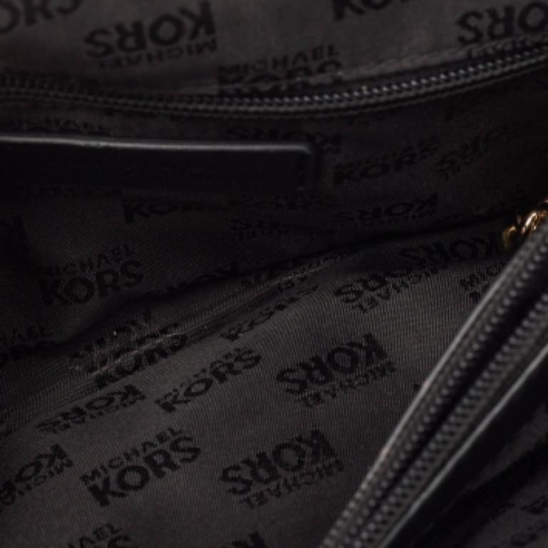 Michael Kors Borsa a tracolla grande in pelle trapuntata nera Sloan in vendita 5