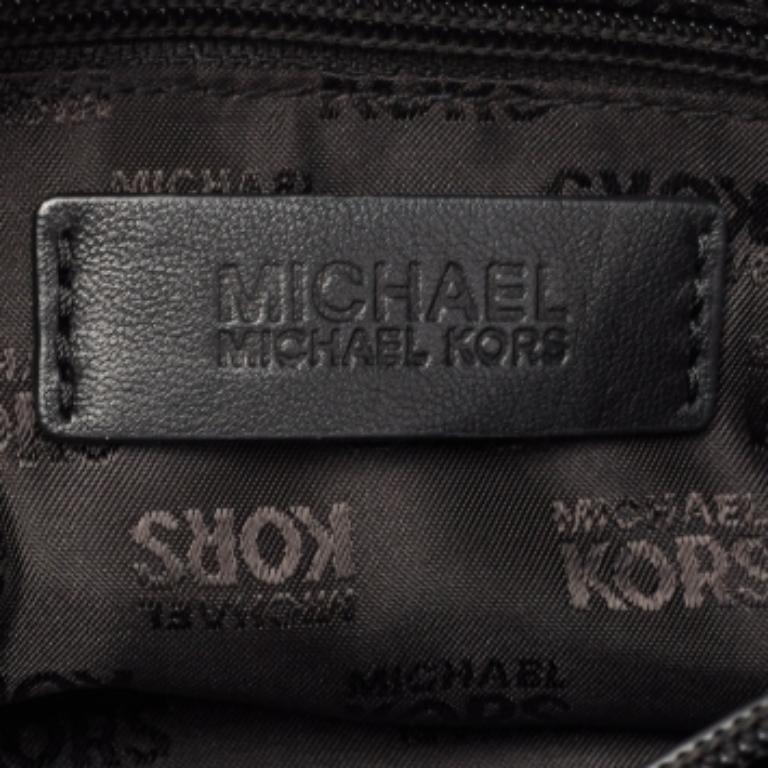 Michael Kors Borsa a tracolla grande in pelle trapuntata nera Sloan in vendita 4