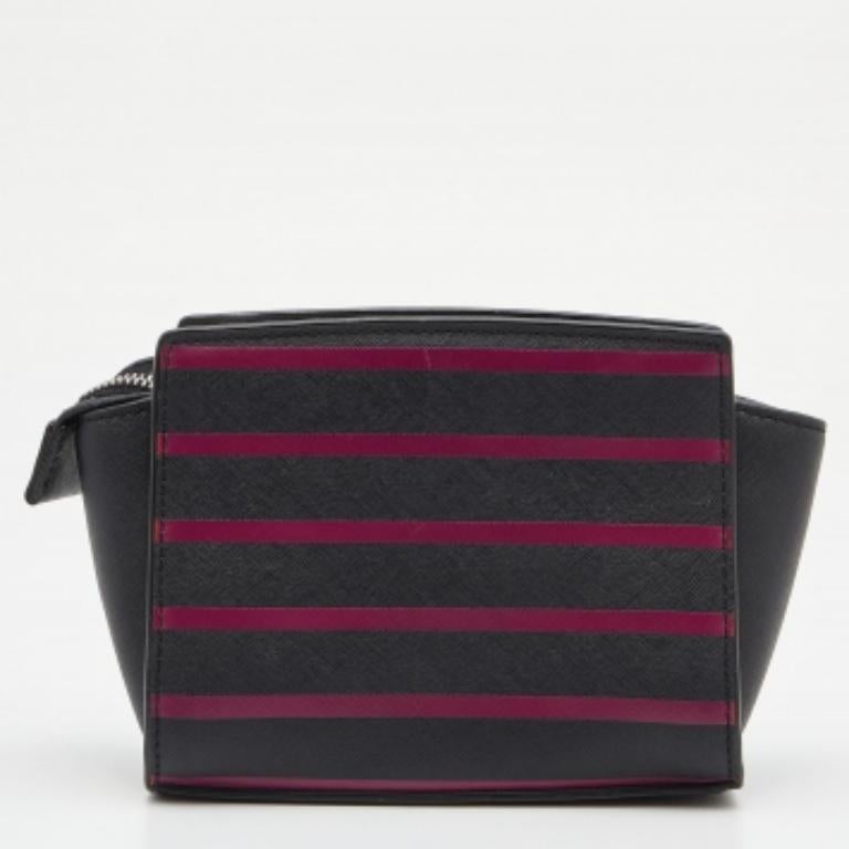 Michael Kors Borsa a tracolla Mini Selma in pelle saffiano nera/rosa In condizioni discrete in vendita a Dubai, Al Qouz 2