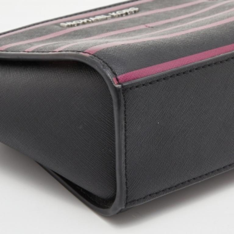 Michael Kors Borsa a tracolla Mini Selma in pelle saffiano nera/rosa in vendita 3