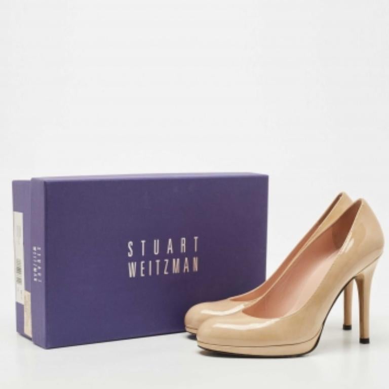 Unos arcos curvilíneos, un atractivo femenino y una estructura bien construida definen este juego de zapatos de salón de diseño. Vienen con cómodas plantillas y elegantes tacones, póngaselas con sus conjuntos favoritos.