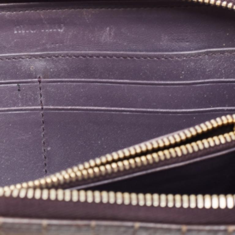 Miu Miu Mauve Lila Croc geprägte glasierte Leder Zip um Continenal Geldbörse im Angebot 2