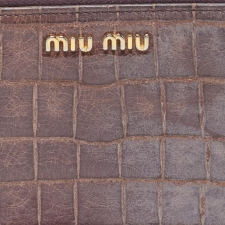 Miu Miu Mauve Lila Croc geprägte glasierte Leder Zip um Continenal Geldbörse im Angebot 4