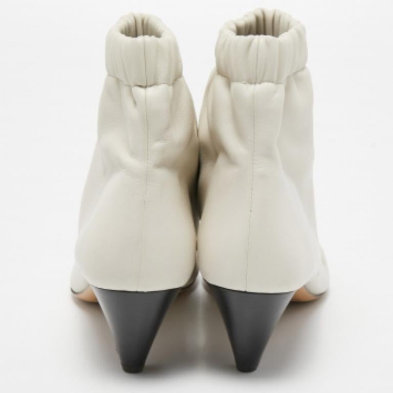 Isabel Marant - Bottes à bout pointu en cuir blanc - Taille 38 en vente 1