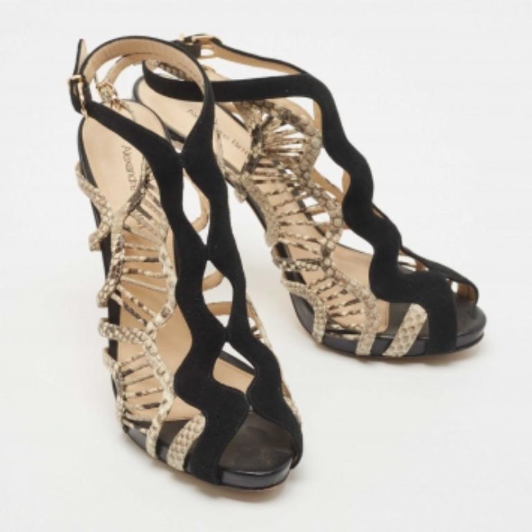 Noir Alexandre Birman - Sandales en daim et cuir de python noir - Taille 40 en vente