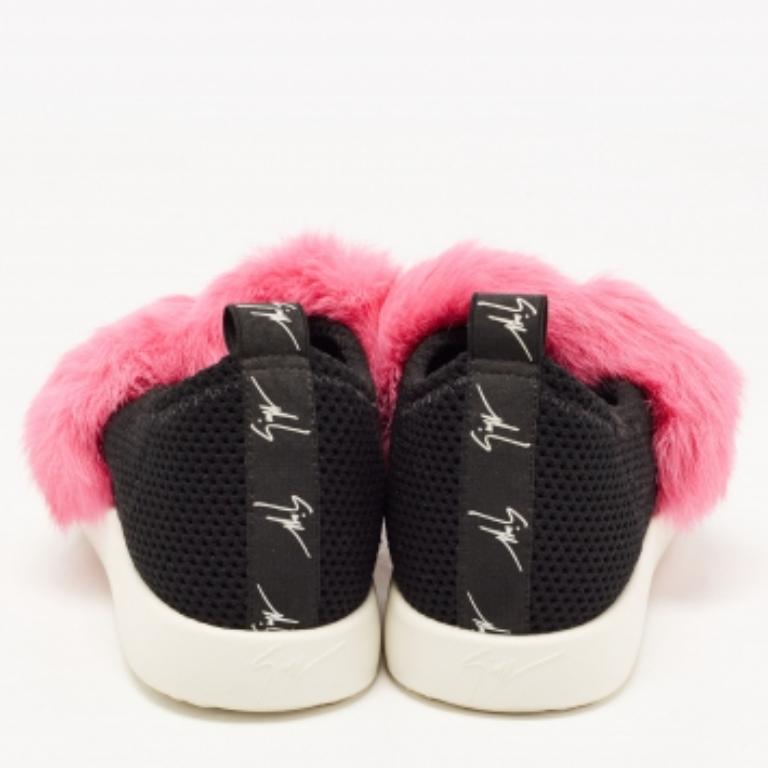 Giuseppe Zanotti - Sneakers Slip on in maglia nera e pelle di vitello - misura 37,5 In condizioni buone in vendita a Dubai, Al Qouz 2