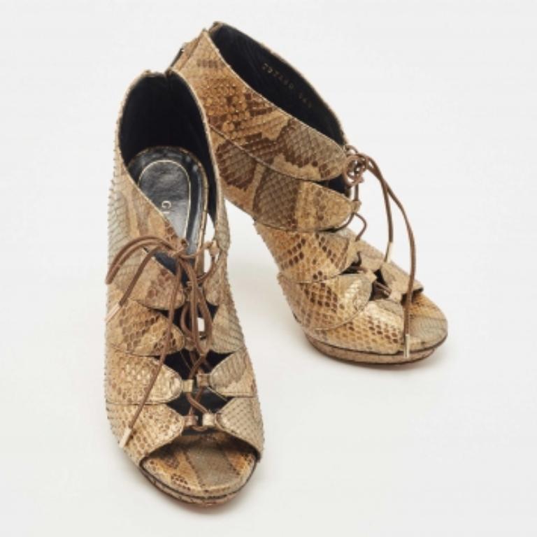 Gucci Metallic Python Open Open Toe Ankle Boots Size 36.5 Bon état - En vente à Dubai, Al Qouz 2