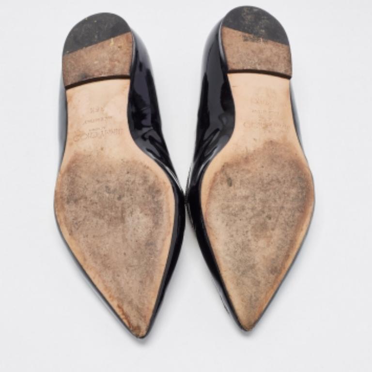 Jimmy Choo Chaussons de smoking à bout pointu en cuir et python noir/beige Taille 36,5 en vente 2