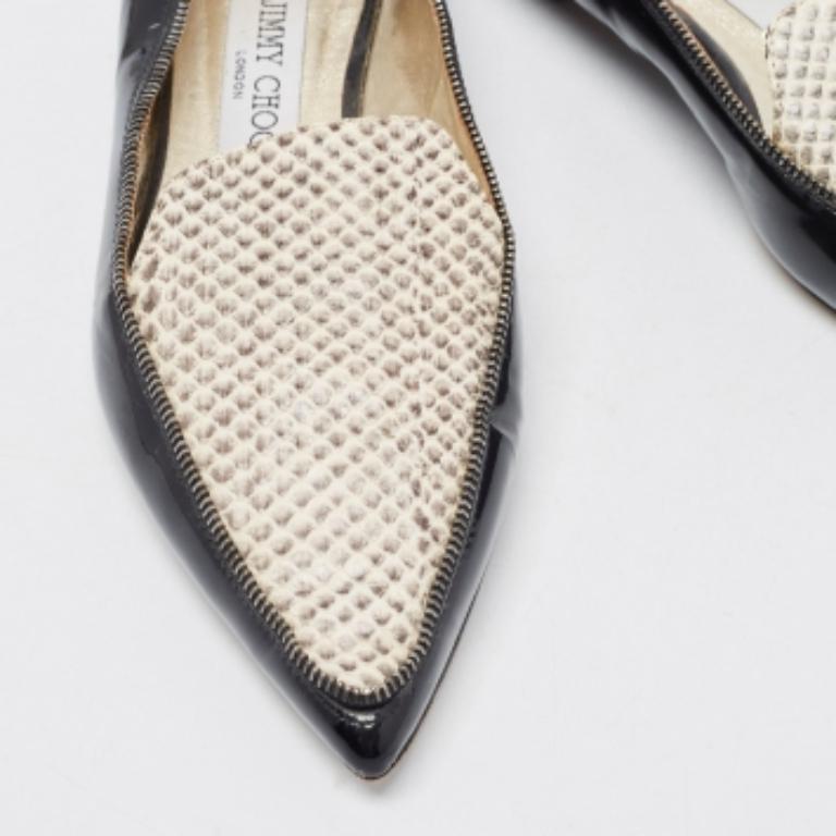Jimmy Choo Chaussons de smoking à bout pointu en cuir et python noir/beige Taille 36,5 Pour femmes en vente