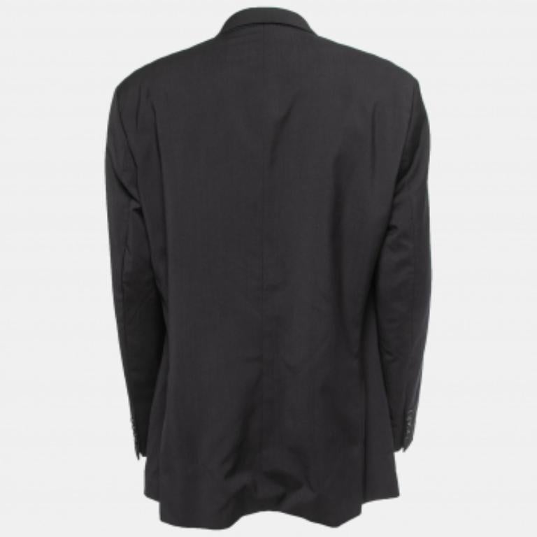 Questo blazer vi dona classe e lusso quando lo indossate. Le maniche lunghe lo mettono in risalto, garantendo così una finitura raffinata.
