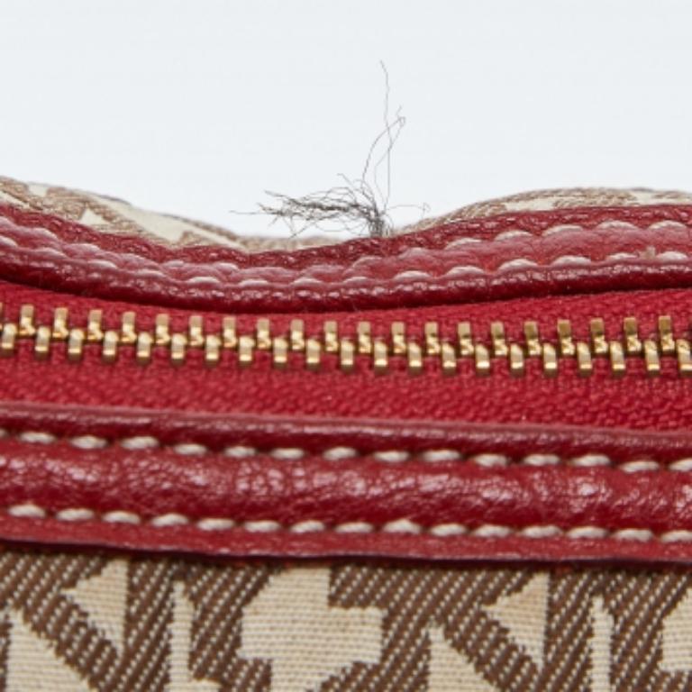 Tote con zip in tela e pelle firmata Dkny beige/rossa in vendita 3