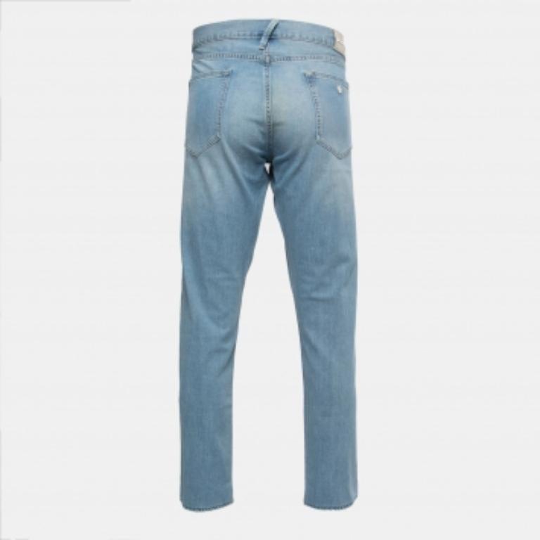 Unos buenos vaqueros siempre completan el armario. Este par de vaqueros está confeccionado con tanta habilidad y estilo que se convertirá en tu favorito en muy poco tiempo. Le proporcionará un ajuste cómodo y elegante.