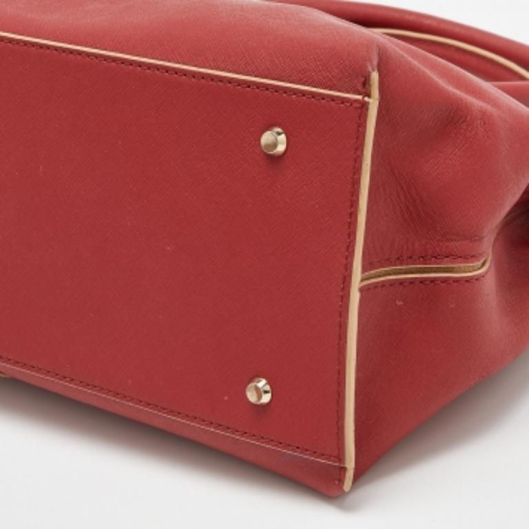 Rosso DKNY Tote con doppia zip in pelle rossa Bryant Park in vendita