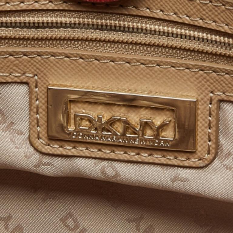 DKNY Tote con doppia zip in pelle rossa Bryant Park in vendita 4