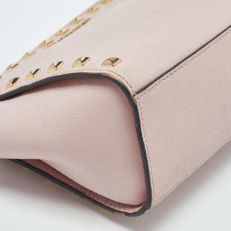 Michael Michael Kors - Borsa a tracolla media Selma con borchie in pelle rosa in vendita 4