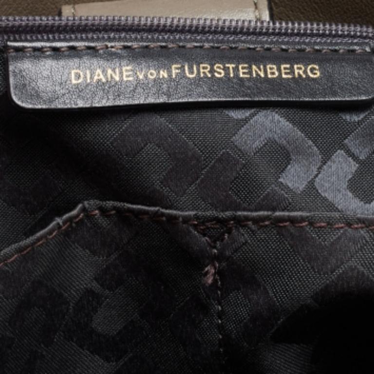 Diane von Furstenberg - Tote con busta segreta in pelle grigia grande 440 Gallery (a) Gallery in vendita 5
