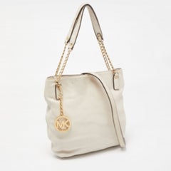 MICHAEL Michael Kors Off White Leder Umhängetasche mit Charme