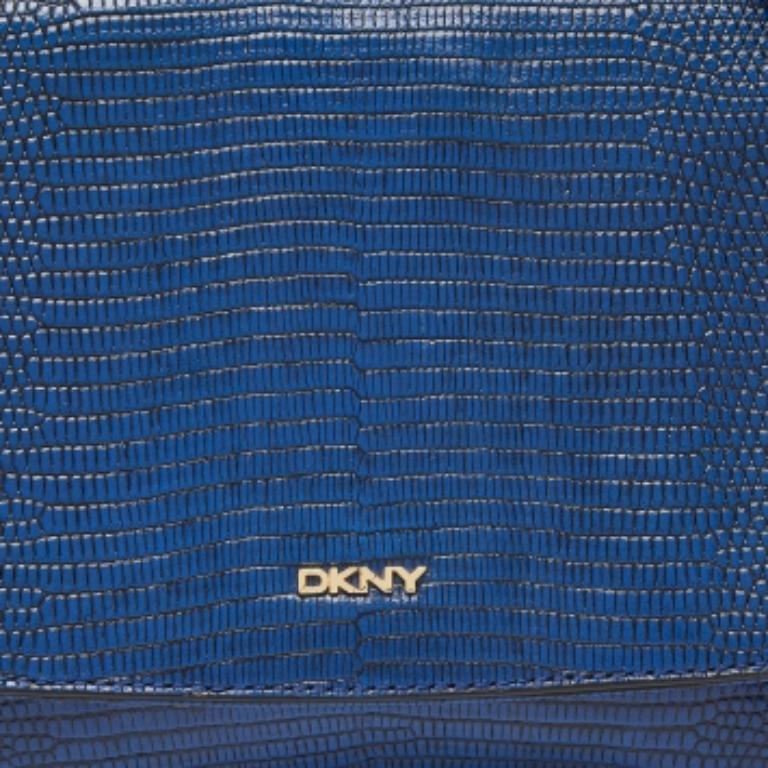 DKNY Borsa a tracolla Bryant in pelle blu goffrata con coccodrillo in vendita 3