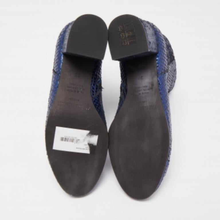 Ces bottines de Zadig & Voltaire sont conçues pour durer toute l'année. Ils ont un ajustement confortable et une finition de haute qualité.