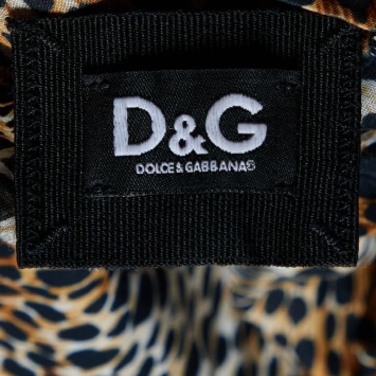 Dieses Kleid von D&G mit Tierprint besticht durch elegante Details und eine schöne Silhouette. Er ist aus den besten MATERIALEN gefertigt und bietet Ihnen einen hohen Tragekomfort.