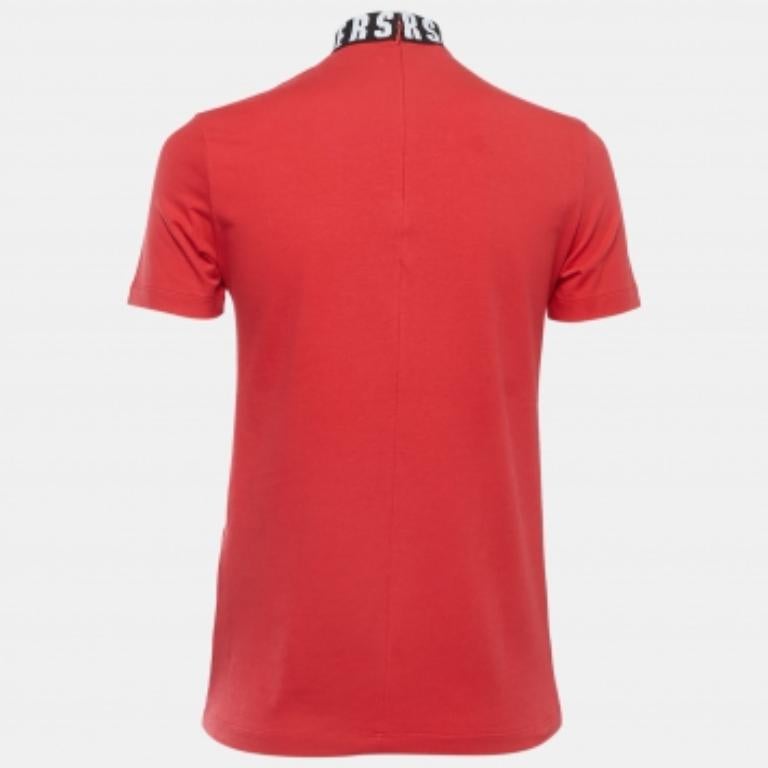 Versus Versace Camiseta de cuello alto roja de algodón con logotipo XS en Bueno estado para la venta en Dubai, Al Qouz 2