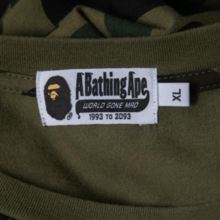 A Bathing Ape Camuflaje militar Estampado de tiburón Camiseta de algodón con cuello redondo y media manga XL Negro en venta