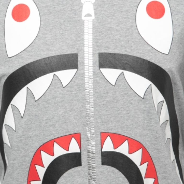 A Bathing Ape T-Shirt à manches longues en coton à col ras du cou imprimé requin gris L en vente 1