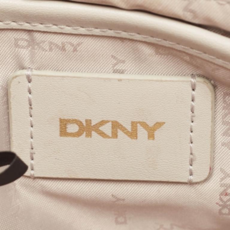 DKNY Pochette a catena Chevron in pelle grigia in vendita 4